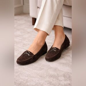 Stuart Weitzman Brown Suede Loafers Quiet Luxury Classic Flats Size 8M